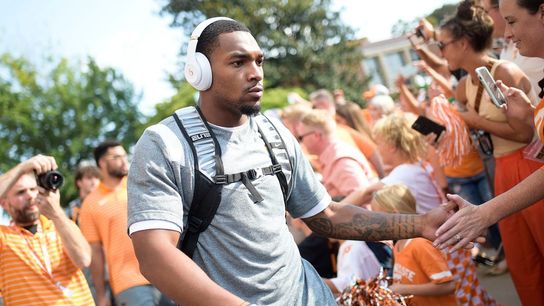 Vols S Jaylen McCollough facing assault charges (College Football)