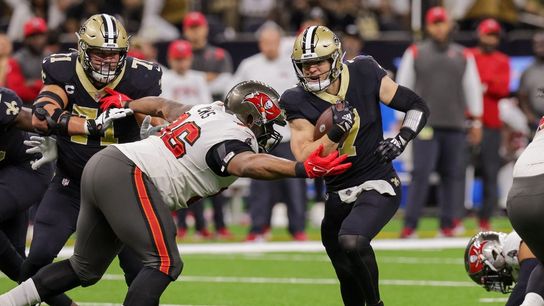 Reports: Bucs DT Akiem Hicks (foot) out for month (NFL)
