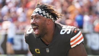 Browns DE Myles Garrett (neck) expected to play vs. Steelers (NFL)