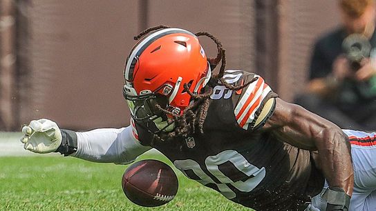 Browns' Jadeveon Clowney, Chase Winovich ruled out for 'TNF' (NFL)