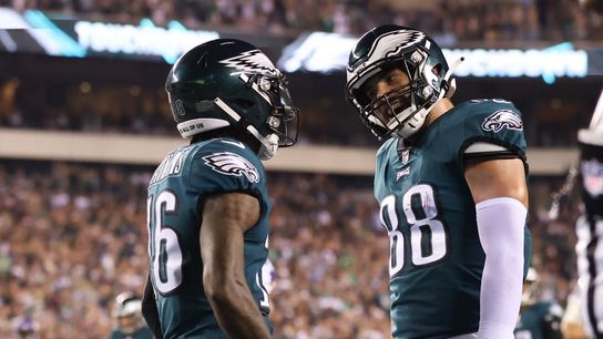 Jalen Hurts accounts for 3 TDs as Eagles pound Vikings (NFL)