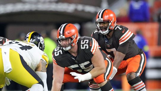 Browns put starting C Ethan Pocic on IR (NFL)