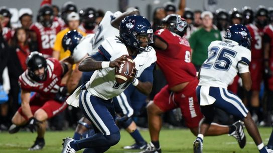 Devin Leary throws 4 TDs as NC State blows by UConn (College Football)