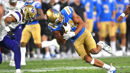 UCLA hangs on to hand No. 15 Washington first loss (College Football)