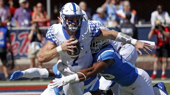 No. 14 Ole Miss gets defensive, beats No. 7 Kentucky (College Football)