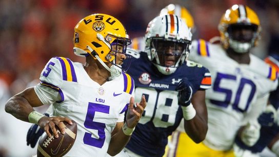 LSU overcomes 17-0 deficit to beat Auburn (College Football)