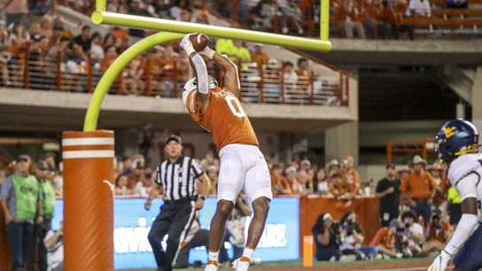 Texas uses big first half to bury West Virginia (College Football)
