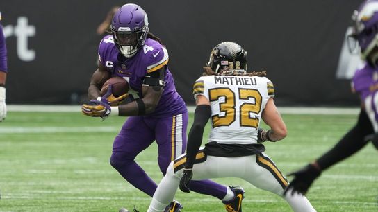 Vikings hold off Saints in wild London finish (NFL)