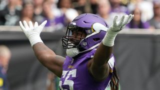 Reports: Vikings trade edge rusher Za’Darius Smith to Browns (NFL)