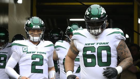 C Connor McGovern returns to Jets to 'join something special' (NFL)