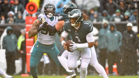 Eagles stay undefeated thanks to five Jaguars turnovers (NFL)