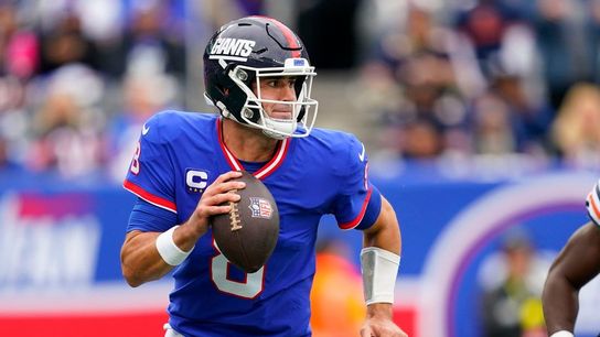 Quarterback Daniel Jones briefly leaves Giants game with Bears (NFL)