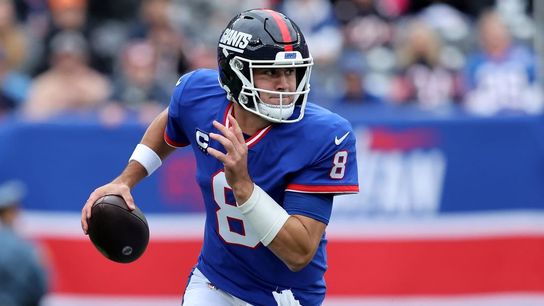 Giants QB Daniel Jones moves from injury report to starting lineup (NFL)