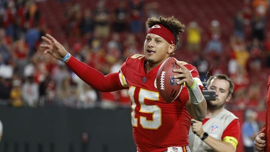NFL roundup: Patrick Mahomes tosses 3 TDs in win over Bucs (NFL)