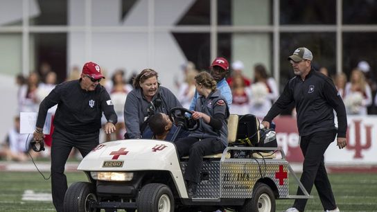 Michigan assistant coach leaves game on cart (College Football)