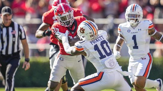 No. 2 Georgia easily runs over Auburn, 42-10 (College Football)