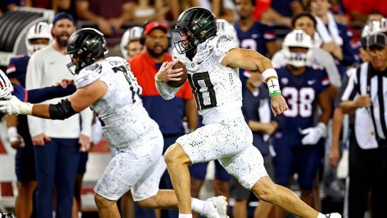 No. 12 Oregon rushes for 306 yards in rout of Arizona (College Football)