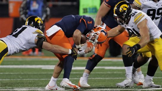 Illinois QB Tommy DeVito (ankle) uncertain vs. Minnesota (College Football)