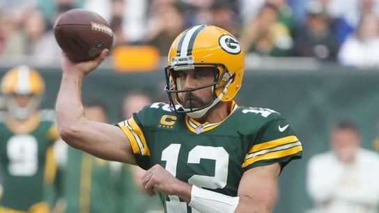 Packers' Aaron Rodgers (thumb) sits out practice (NFL)