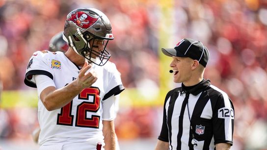 Bucs QB Tom Brady passes on 'roughing' talk (NFL)