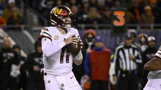 Report: Commanders QB Carson Wentz has fractured finger (NFL)