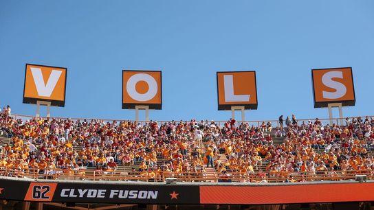 NFL Academy alum Emmanuel Okoye commits to Tennessee (College Football)