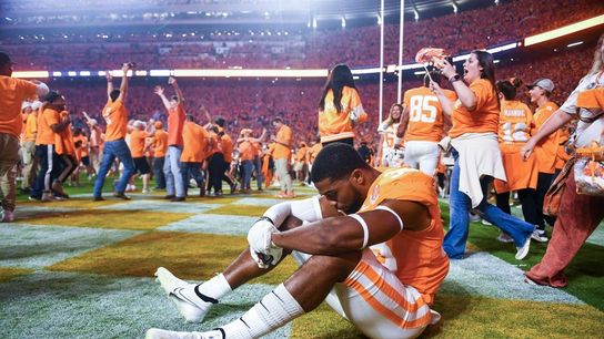 Top 25 roundup: No. 6 Tennessee stuns No. 3 Alabama (College Football)