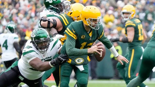 Reports: Jets, Aaron Rodgers huddle with Packers' permission (NFL)