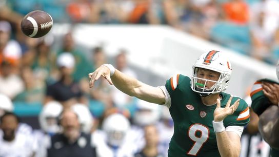Miami QB Tyler Van Dyke (shoulder) exits vs. Duke (College Football)