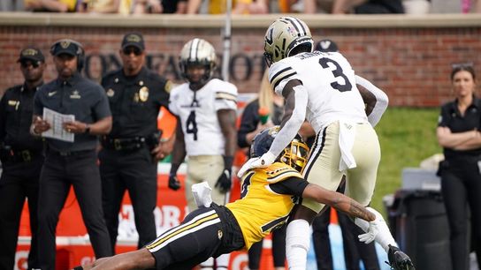 Missouri comes out on top in tight SEC matchup vs. Vanderbilt (College Football)