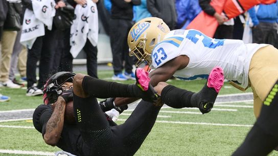 No. 10 Oregon continues dominance of No. 9 UCLA (College Football)