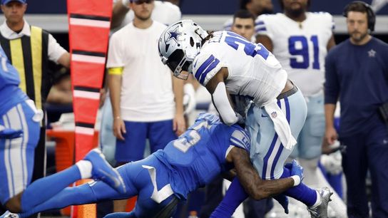 Cowboys RB Ezekiel Elliott (knee) sits out practice (NFL)