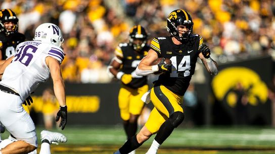 Iowa snaps skid in 33-13 pasting of Northwestern (College Football)