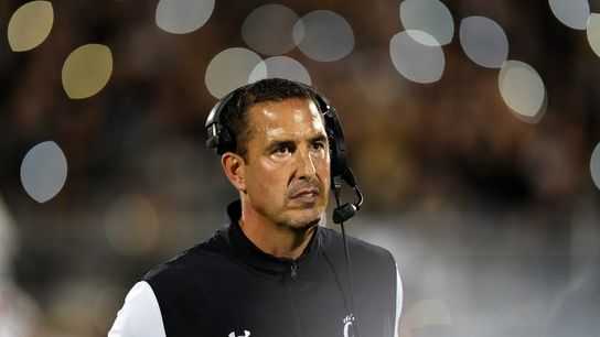 Unranked Cincinnati fixed on sinking Navy (College Football)