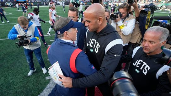NFL roundup: Bill Belichick makes history as Pats overpower Jets (NFL)