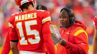 Reports: Bears hire Eric Bieniemy as RBs coach (NFL)