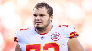 Super babies: Chiefs G Nick Allegretti welcomes twin girls (NFL)