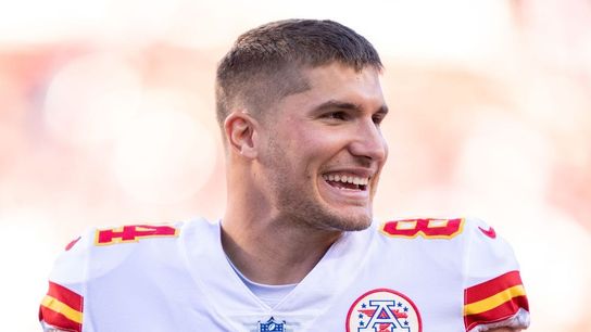 Chiefs re-signing WR Justin Watson to 2-year deal (NFL)