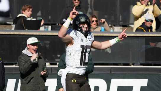 Bo Nix accounts for 5 TDs as No. 8 Oregon routs Colorado (College Football)