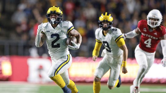 No. 5 Michigan routs Rutgers, 52-17 (College Football)