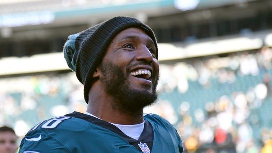 Report: Eagles placing DE Robert Quinn (knee) on IR (NFL)