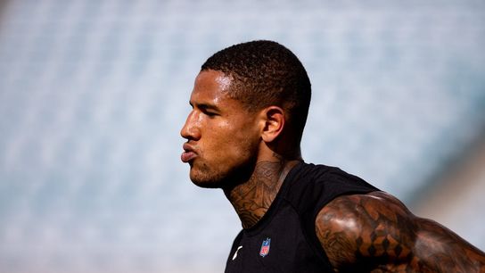 Reports: Raiders put Darren Waller, Hunter Renfrow on IR (NFL)