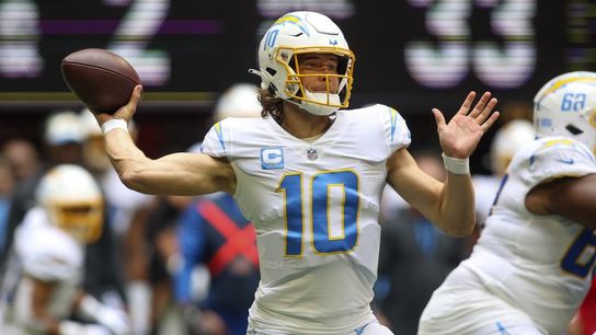 Eyeing fourth straight road win, Chargers face rested Niners (NFL)
