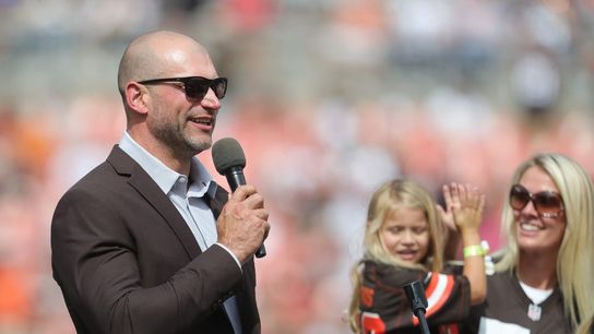 Three newcomers join list of Pro Football Hall of Fame finalists (NFL)