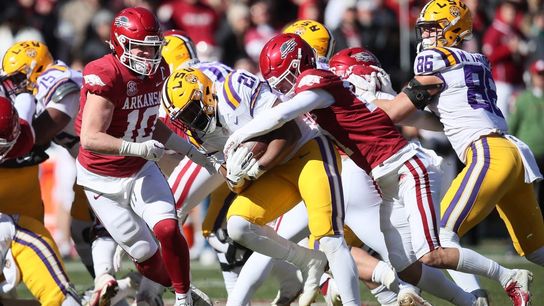 Josh Williams, strong defense lift No. 7 LSU past Arkansas (College Football)