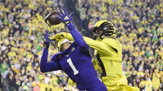Top 25 roundup: Pac-12 in chaos after No. 6 Oregon falls (College Football)