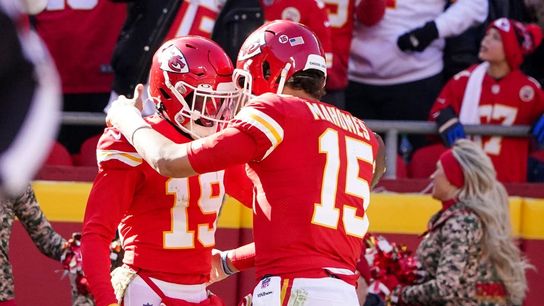 Chiefs go for division KO punch at second-place Chargers (NFL)