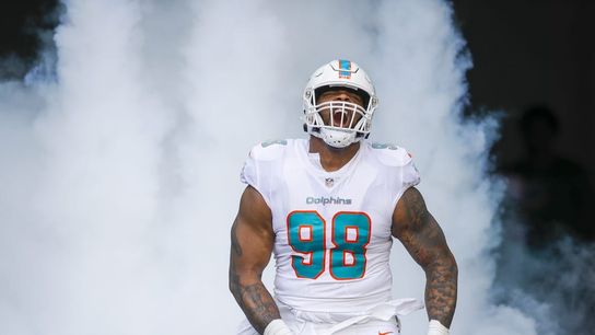 Colts sign former Dolphins DT Raekwon Davis (NFL)