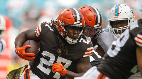 Report: RB Kareem Hunt visits with Vikings (NFL)