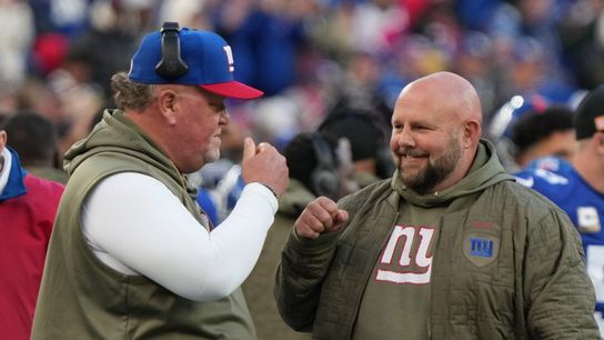 Giants' coaches prioritize playoffs, head-coaching interviews on hold (NFL)
